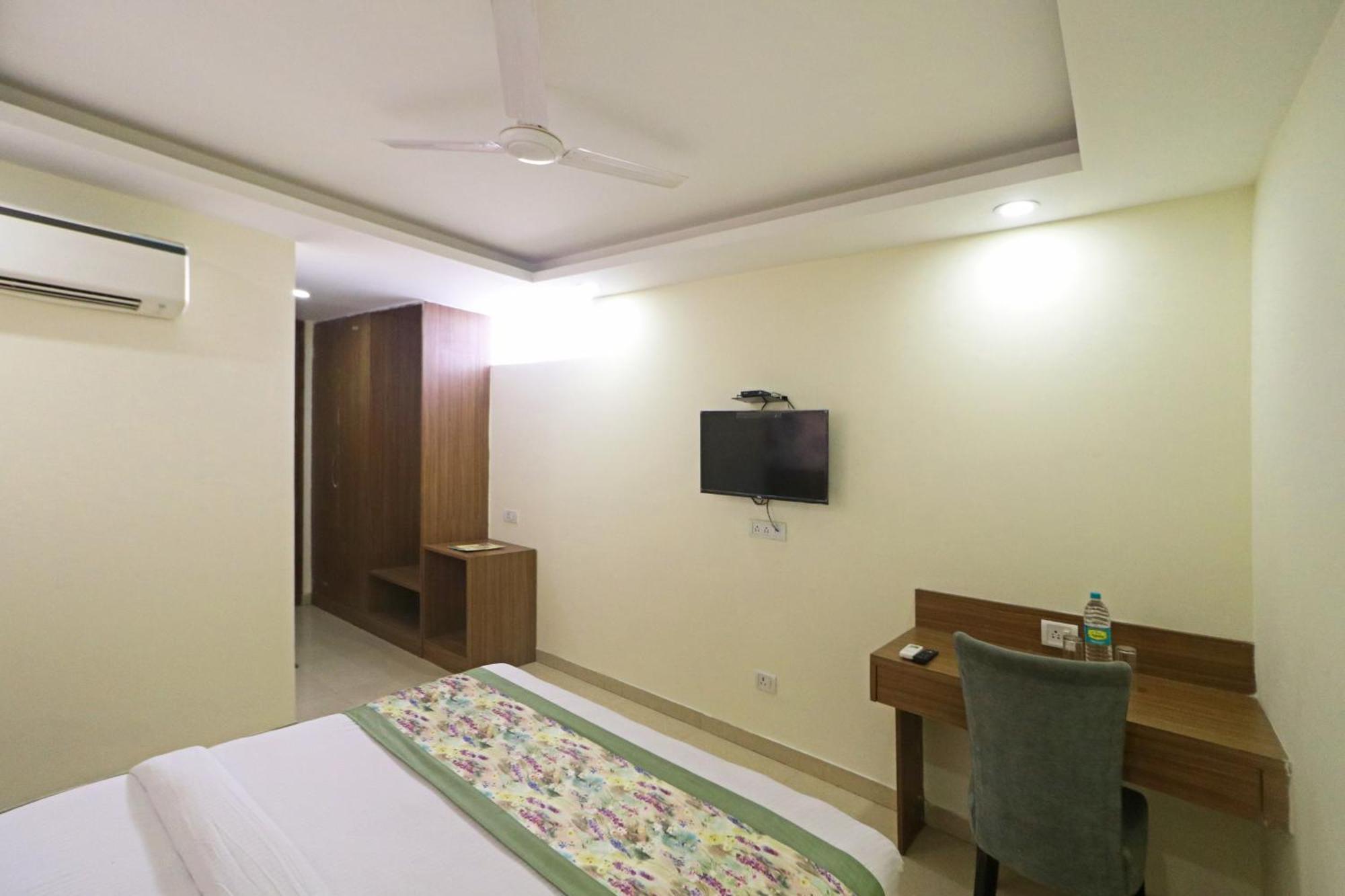 Grand By D'capitol Near Igi Airport New Delhi
