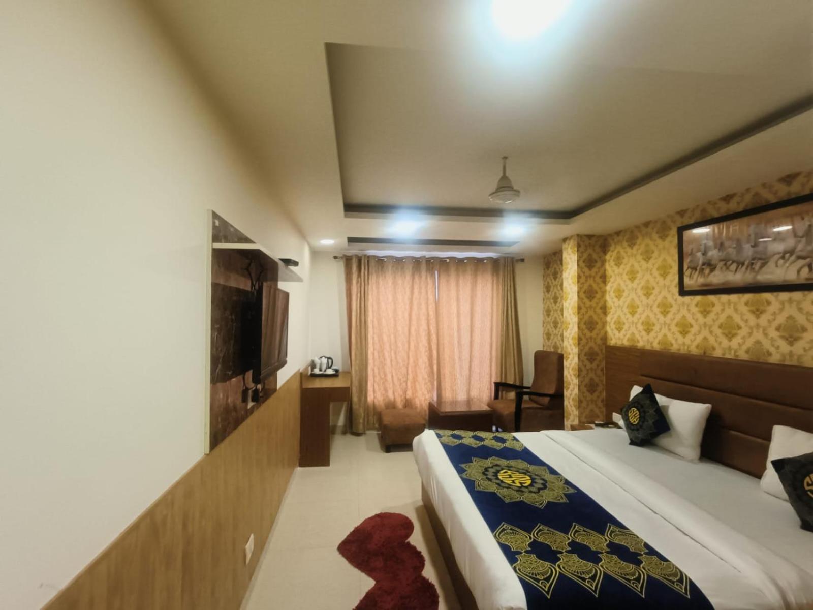 Grand By D'capitol Near Delhi Airport Hotel