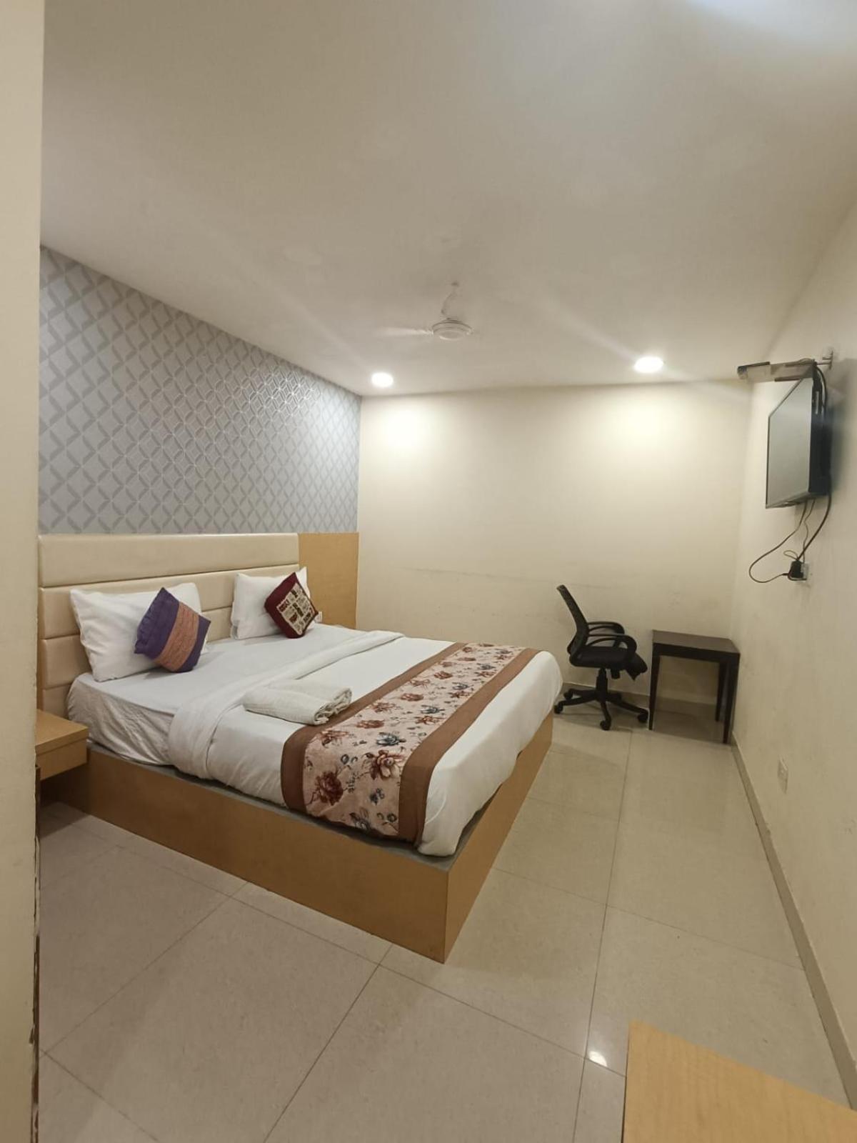 Hotel Grand By D'capitol Near Igi Airport New Delhi